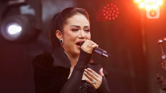Krisdayanti Bernostalgia Bareng Penonton Soundsfest 2024