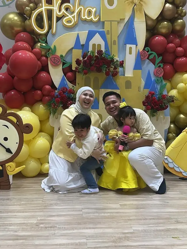 6 Potret Tampilan Cantik Paripurna Syifa Hadju Jadi Princess Belle di Ultah Anak Kesha Ratuliu, Aisha