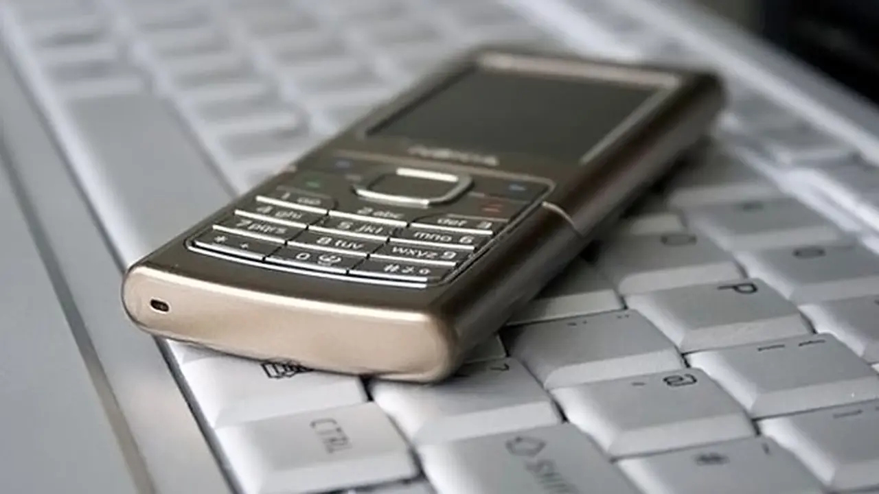 telephone-131022b.jpg