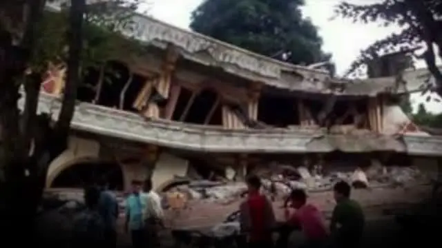 Aceh diguncang gempa besar. Di kabupaten Pidie Jaya, sejumlah bangunan rusak 