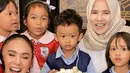 Perayaan ulang tahun digelar secara meriah bersama anak-anak yang sekolah di PAUD Cahaya Permata Abadi. "Selamat HUT PAUD @cahayapermataabadi yang ke 19tahun," tulis Yuni Shara sebagai caption video singkatnya. [Instagram/yunishara36]