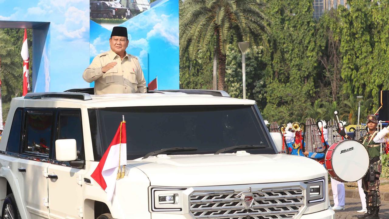 VIDEO:  Prabowo Mendadak Tunjuk TNI Baret Ungu, Menhan-Panglima Sampai Balik Badan