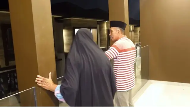 8 Potret Mertua Indah Permatasari Datang ke Jakarta, Diajak Lihat Rumah Baru