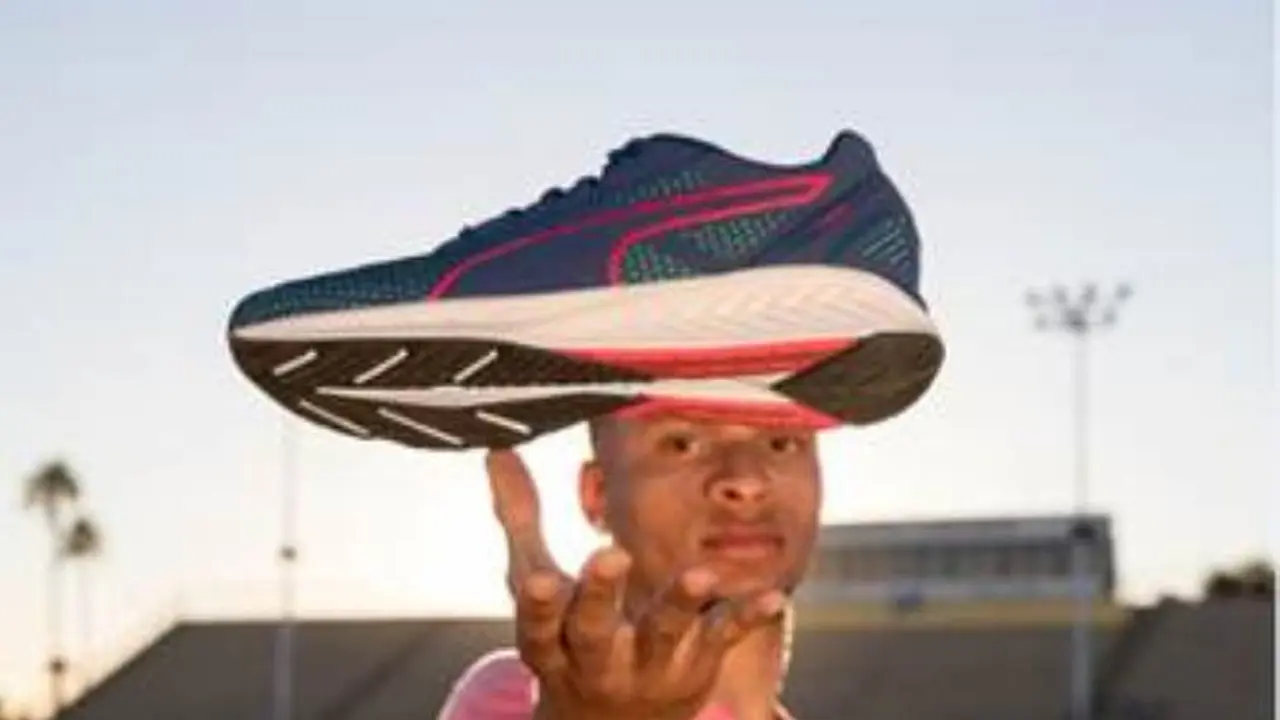 Sepatu lari Puma 