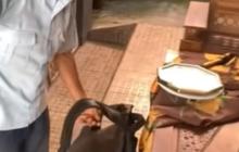 Kisah Haru Seorang Wanita, Sengaja Lepas Baterai Jam demi Bantu Kakek Servis Jam Keliling