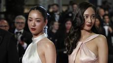 Jeon Yeo Bin dan Krystal Jung (Photo: Scott Garfitt/Invision/AP)