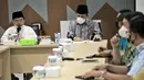 Ketua Umum Dewan Masjid Indonesia Jusuf Kalla (kiri) bertemu Kepala BNPT Komjen Pol Boy Rafli Amar di Kantor Pusat DMI, Jakarta, Jumat (4/2/2022). Pertemuan ini dalam rangka kerja sama program deradikaliasasi terorisme dengan melibatkan DMI di seluruh tingkatan wilayah Indonesia. (Foto: Istimewa)