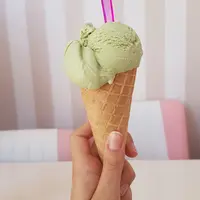 ilustrasi es krim/Photo by Anna Ribes on Unsplash