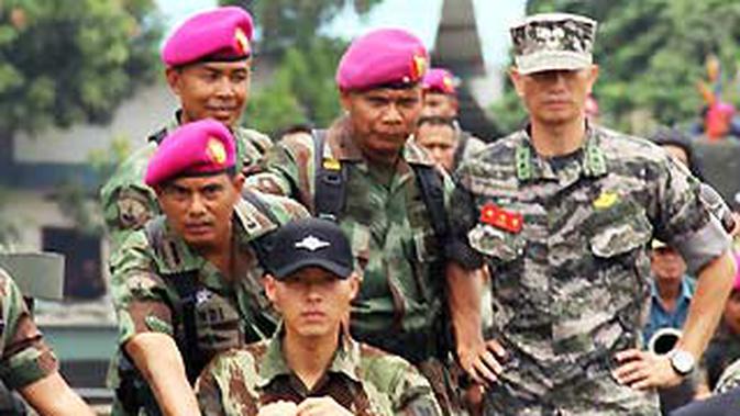 Hyun Bin Ikut Demo Militer Di Cilandak Showbiz Liputan6 Com