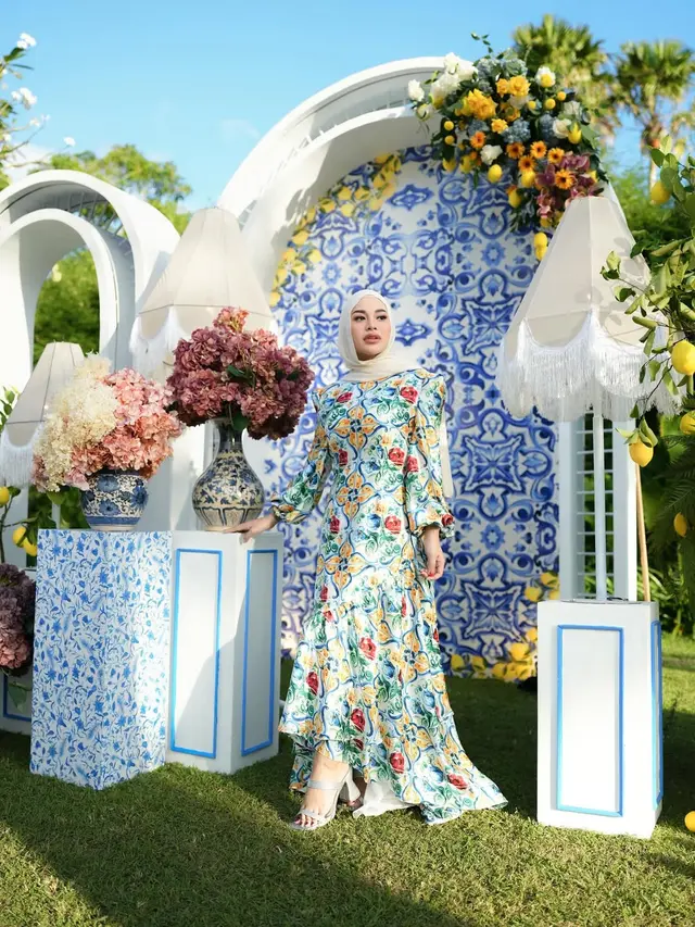 Intip Model Dress Motif Aurel Hermansyah di Pesta Ultah ke-27 di Bali, Elegan Bernuansa Italian Summer