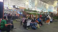 Pergerakan penumpang di tiga terminal di Bandara Internasional Soekarno Hatta diprediksi mencapai 138.445 orang pada Kamis 22 Desember 2022.