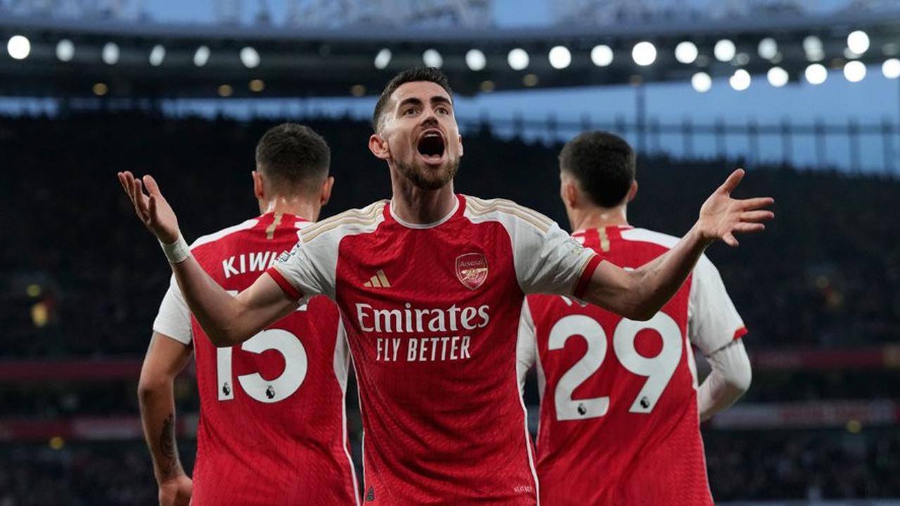 Setelah tidak berhasil meyakinkan Casemiro, Galatasaray berencana untuk mengalihkan perhatian mereka kepada gelandang dari Arsenal.