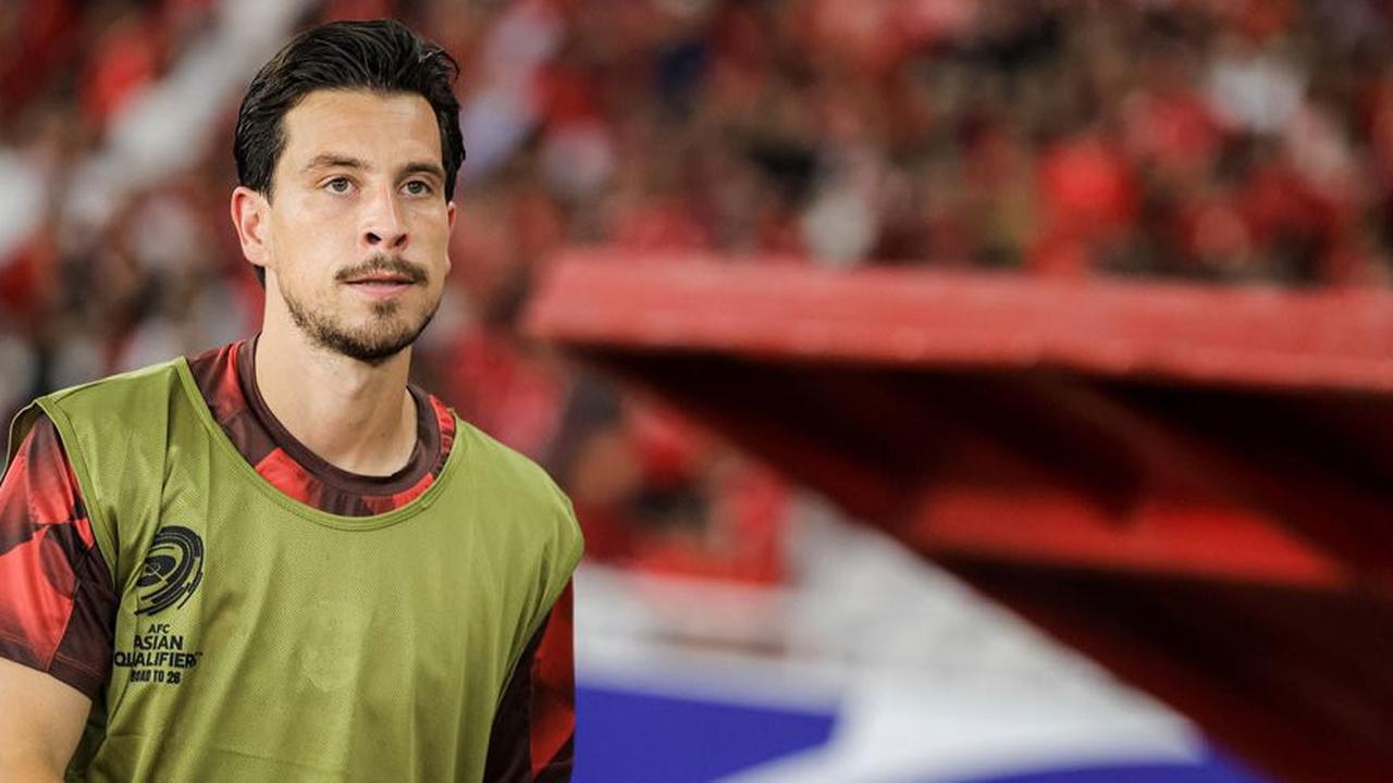 Momen Thom Haye yang Tersenyum Lebar saat Bahas Timnas Indonesia meski Almere City Alami 3 Kekalahan Berturut-turut