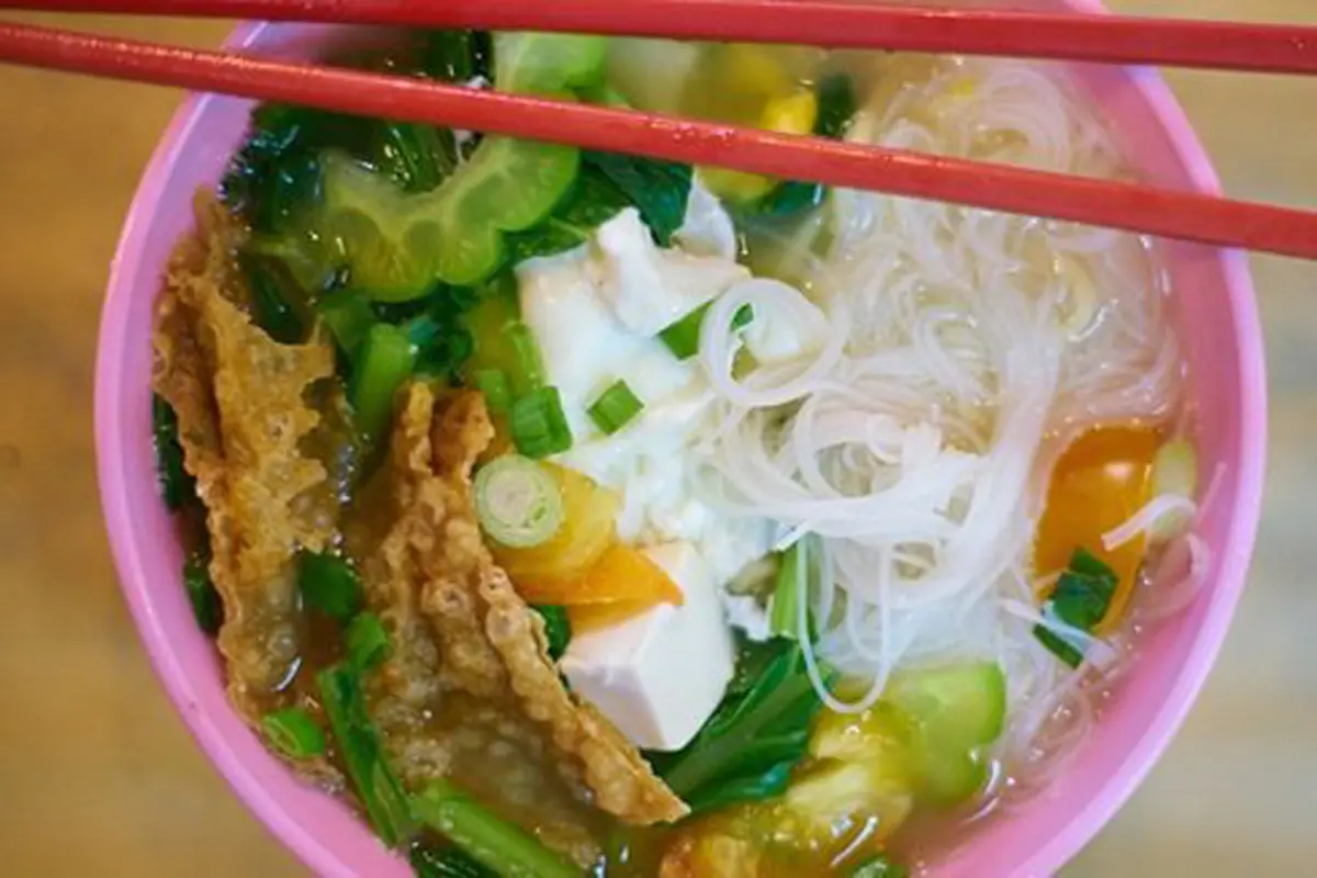 Bihuh kuah sop ayam/copyright Pixabay.com/Engin_Akyurt