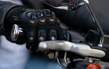 Sensasi Gas Spontan: Motor Lebih Cepat, Tapi Amankah untuk Harian?