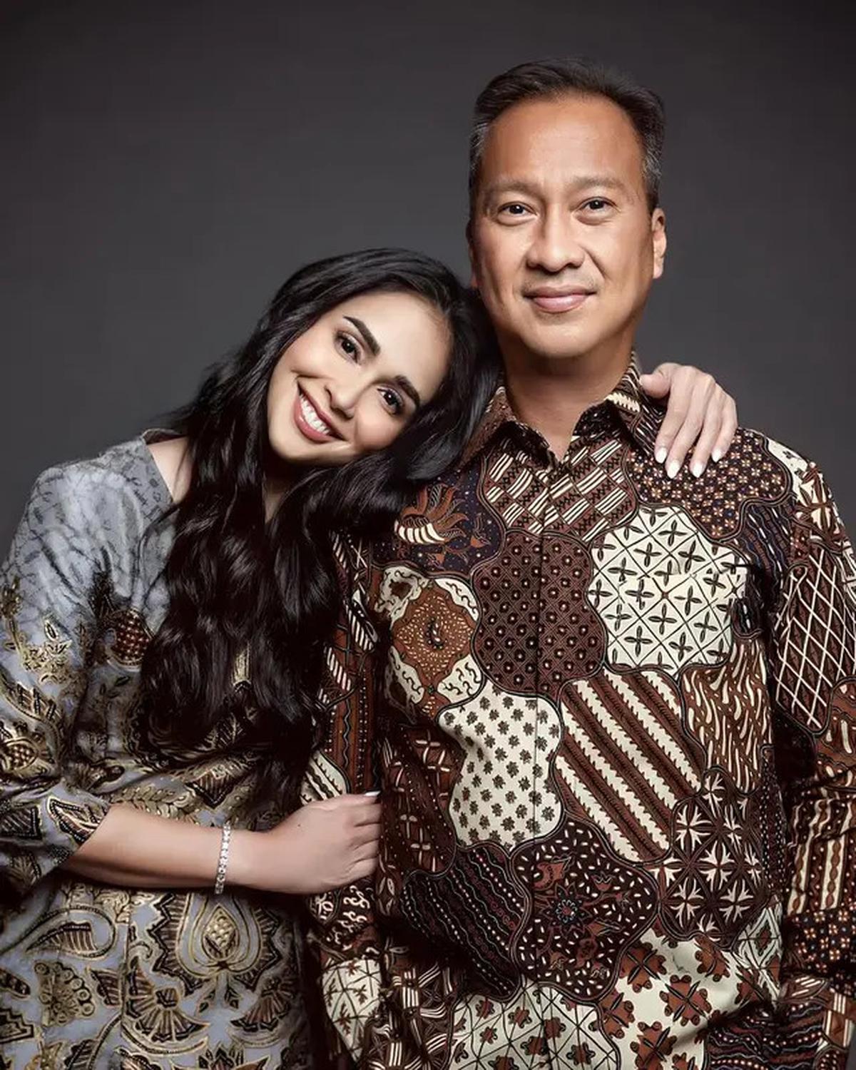 7 Model Baju Batik Loemongga Haoemasan, Jadi Inspirasi Gaya Formal dan Elegan Istri Menteri