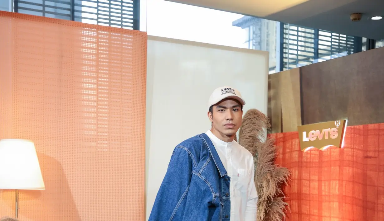 “Dengan Denim Mix &amp; Match, kami ingin menginspirasi masyarakat untuk merangkai tampilan yang tetap terasa effortless, elegan,
dan nyaman di berbagai kesempatan tanpa harus berganti outfit secara total.”  (Foto: Levi's)
