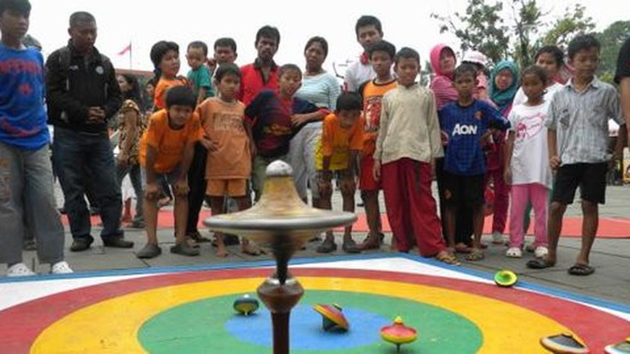 Gasing ajari keseimbangan hidup