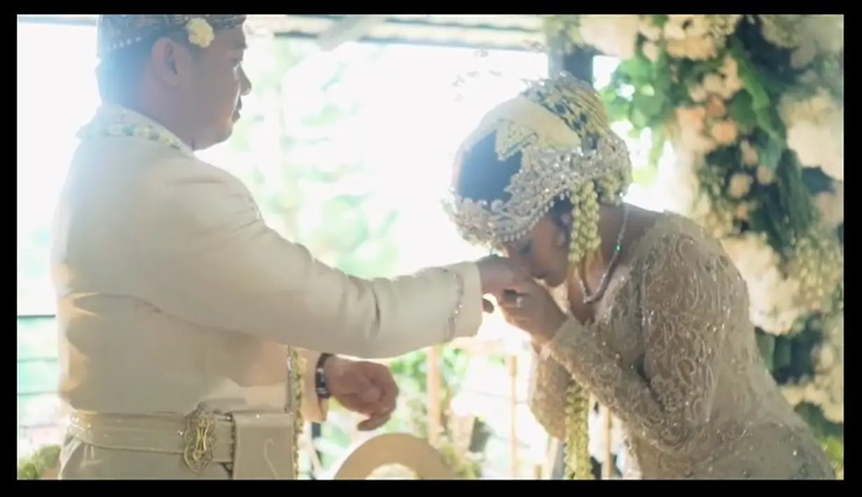 Sekedar informasi, ini merupakan pernikahan kedua bagi Roby Satria. Sebelumnya, ia pernah menikah dengan Cinta Ratu Nansya pada 2015 lalu. Rumah tangga Roby berakhir pada tahun 2018. [Instagram/roby_geishaa]