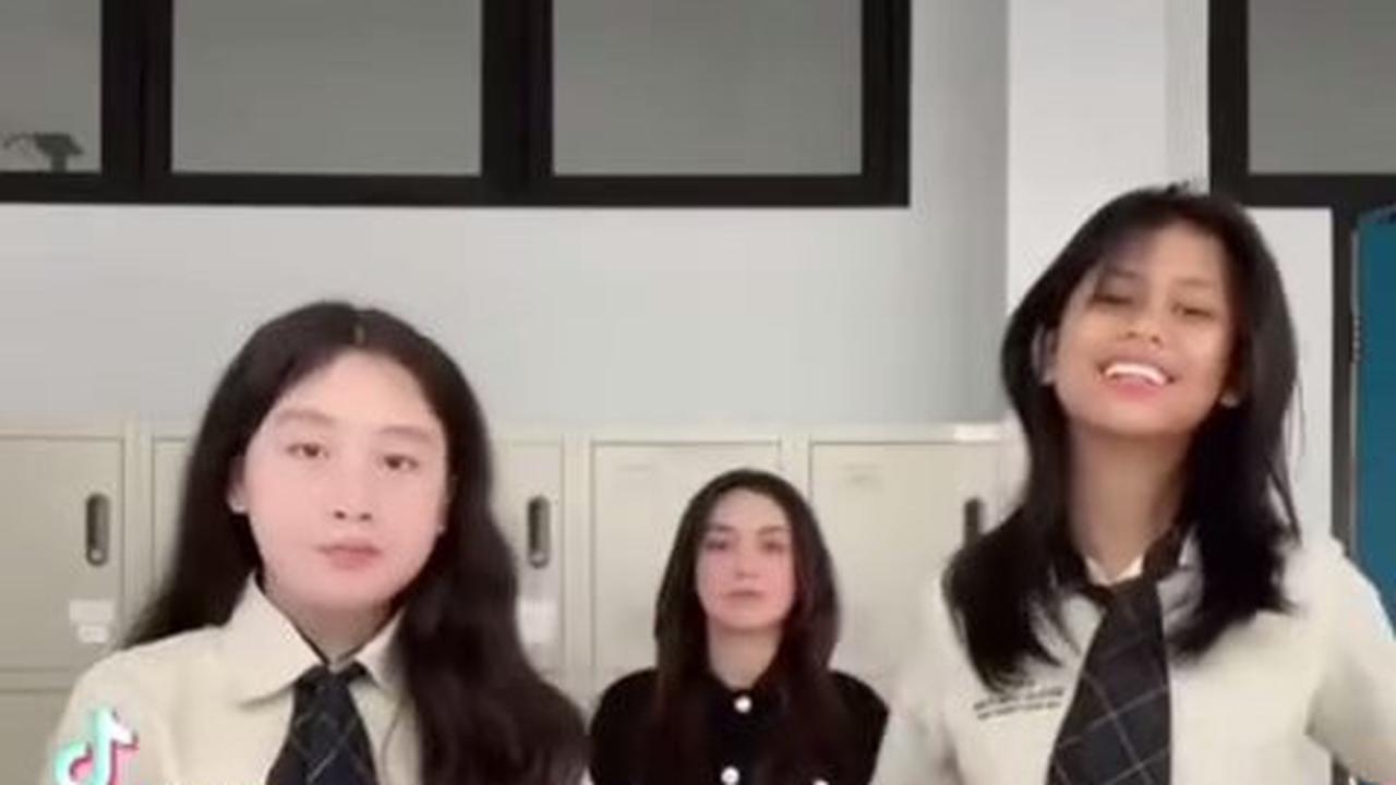 7 Potret Jemima Anak Sulung Celine Evangelista yang Kini Sudah Remaja, Parasnya Makin Cantik