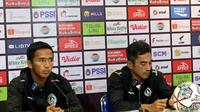 Pelatih PSS Sleman, Seto Nurdiyantoro (kanan) dalam sesi jumpa pers sebelum laga leg kedua babak semifinal Piala Presiden 2022 (Dok. PSS Sleman)