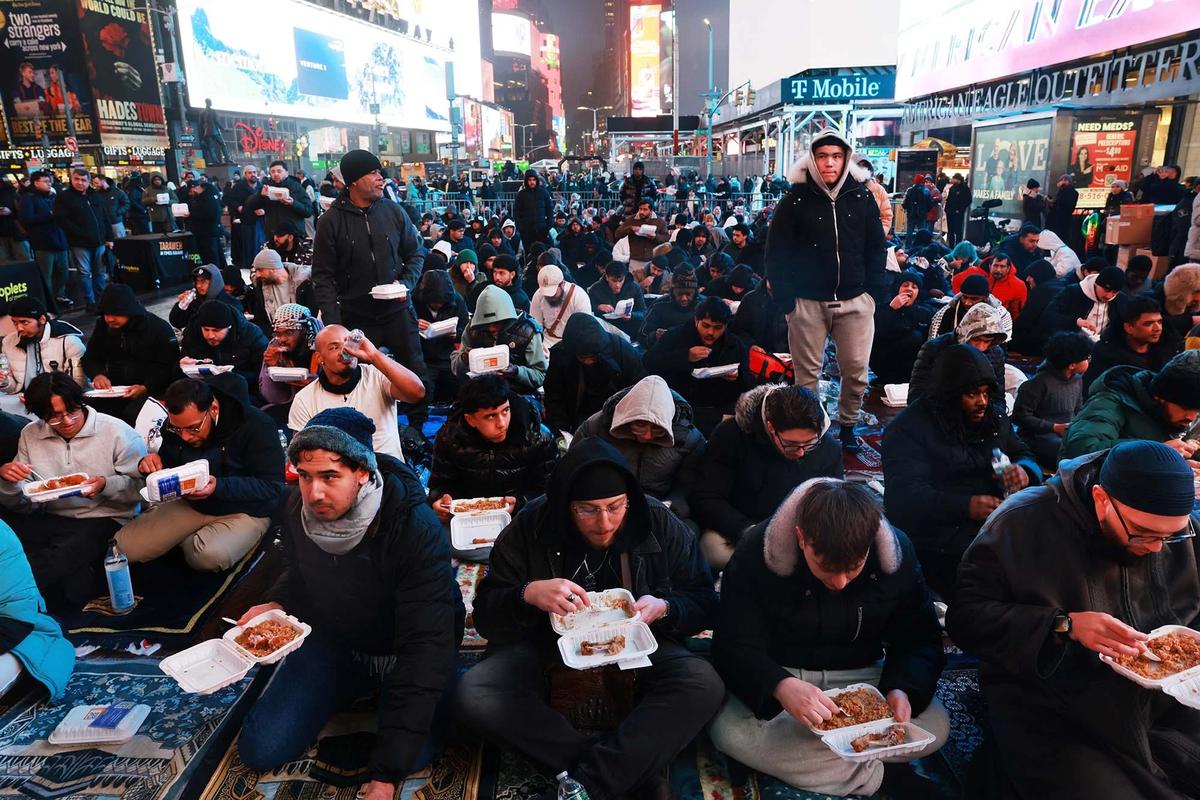 FOTO: Semangat Ramadan Menggema di Times Square New York