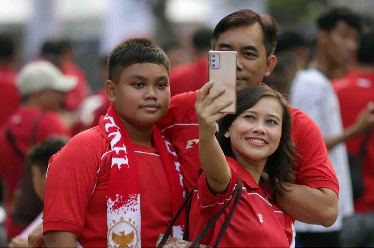 FOTO: Ribuan Suporter Padati GBK, Beri Dukungan Penuh Timnas Indonesia
