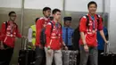 Kapten tim Piala Thomas Indonesia, Hendra Setiawan, bersama rekan-rekannya tiba di Bandara Soekarno-Hatta, Tangerang, Banten, Senin (23/5/2016). Para pebulutangkis itu habis berjuang di China pada laga Piala Thomas. (Bola.com/Vitalis Yogi Trisna)