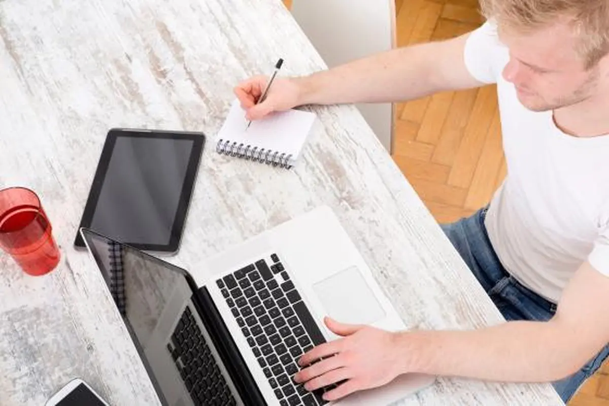 Tips Tetap Profesional dalam Karier di Kantor Sambil Berbisnis