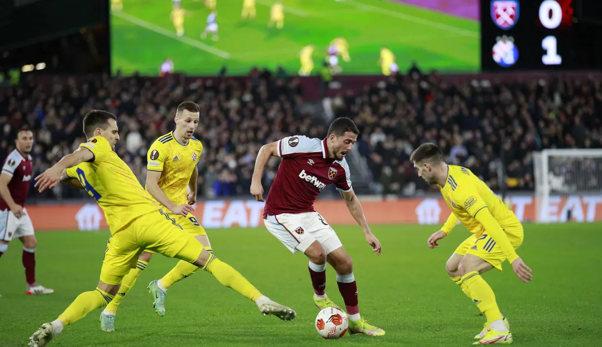 West Ham United harus menelan pil pahit usai kalah 0-1 dari Dinamo Zagreb dalam laga terakhir Grup H Liga Europa, Jumat (10/12/2021). (AP/Ian Walton)