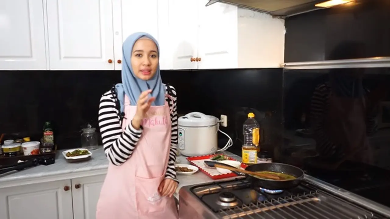 6 Penampakan Dapur Laudya Cynthia Bella, Bersih dan Alat Masak Lengkap