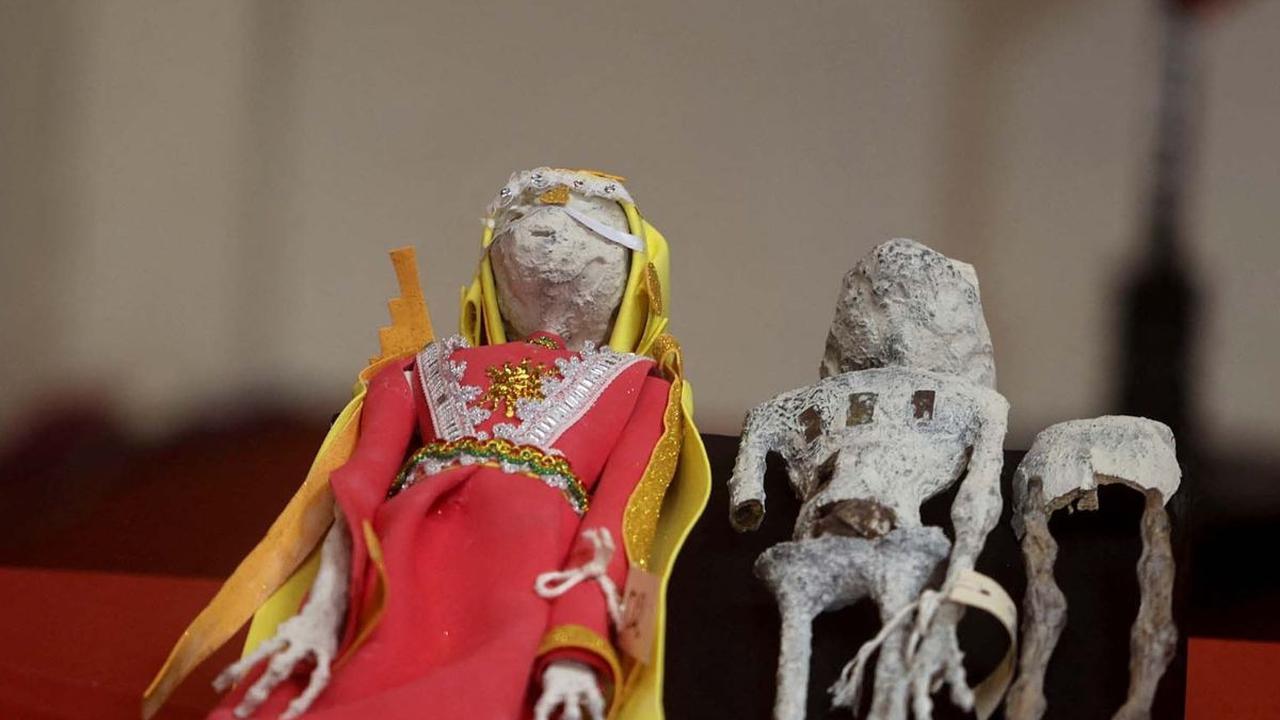 Ilmuwan mengungkap fakta baru mumi alien misterius yang sempat membuat geger dunia. Menurut hasil penelitian ilmuwan, mumi alien yang ditemukan di bandara ibu kota Peru itu ternyata berasal dari Bumi, bukan dari luar angkasa.