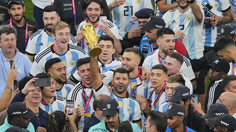 Foto: Momen Kemeriahan Timnas Argentina setelah Kandaskan Prancis di Final Piala Dunia