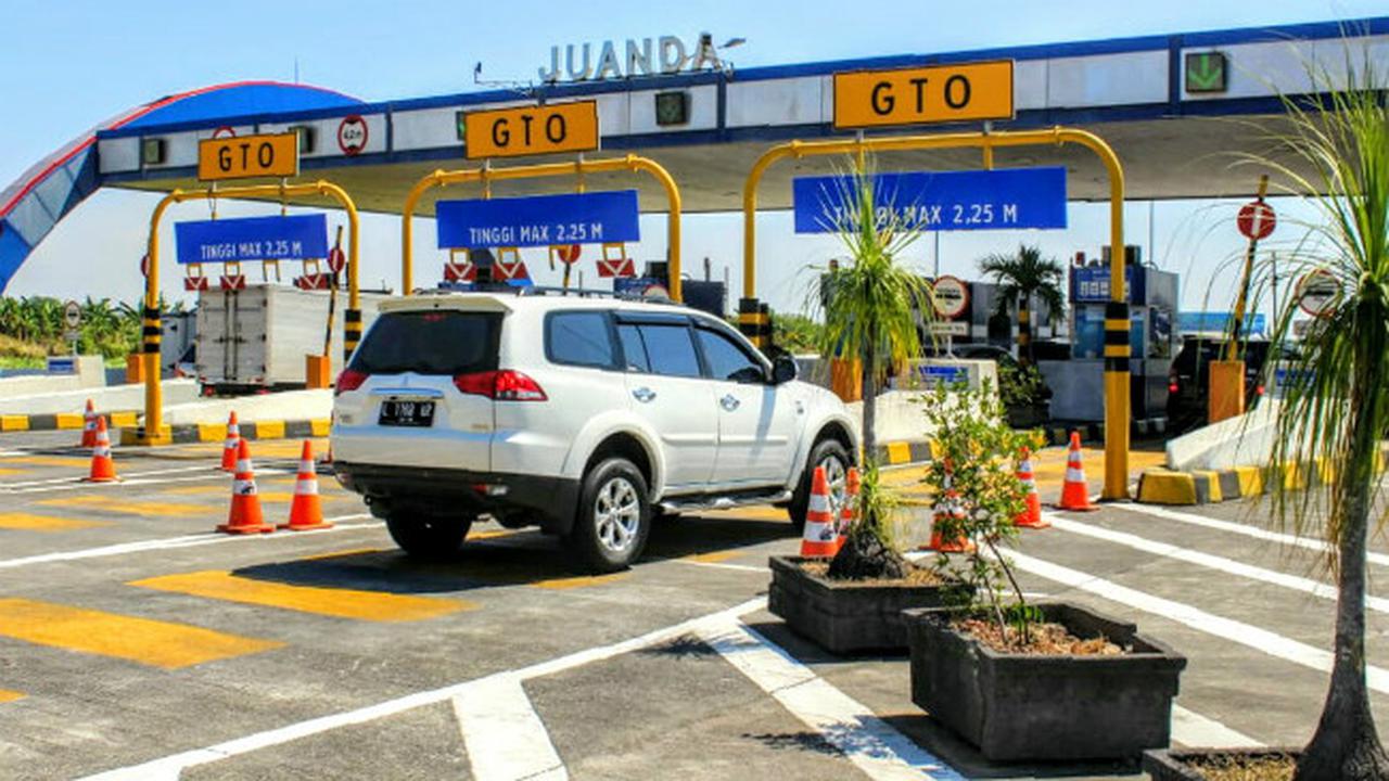 Penyesuaian tarif Jalan Tol simpang susun Waru - Bandara Juanda, Sidoarjo, Jawa Timur