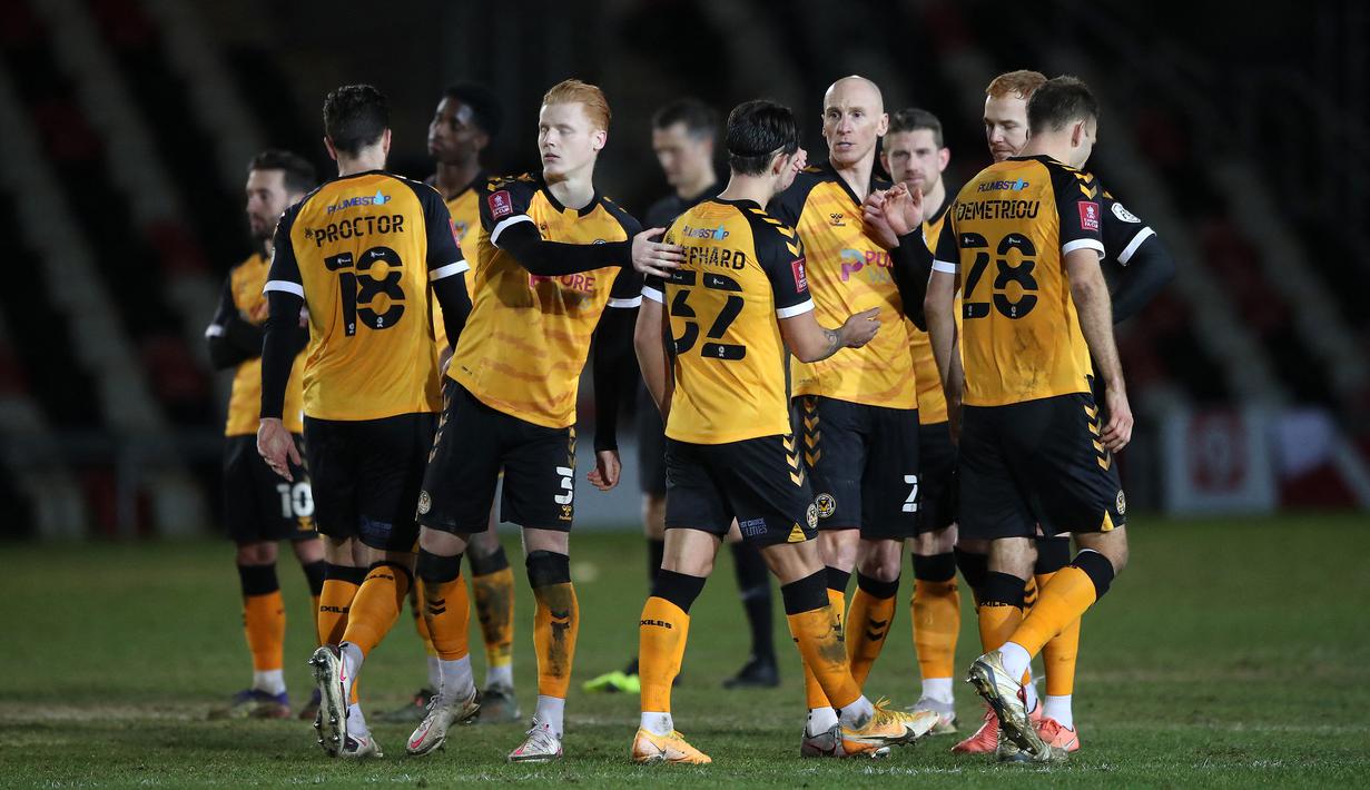 Newport County. Klub profesional Wales yang berdiri pada 1912 ini mulai bergabung dengan sepak bola Inggris pada 1920 dan menjadi salah satu pendiri Footnall League Third Division. Saat ini Newport County berkiprah di kasta ke-4 sepak bola Inggris dengan berkompetisi di EFL League Two. Hingga kini, Newport Coutny sama sekali belum pernah promosi ke kasta tertinggi sepak bola Inggris untuk bermain di Premier League. (AFP/Pool/Nick Potts)