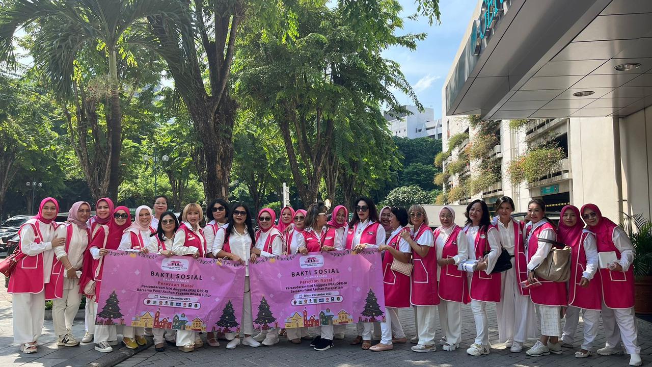 Persaudaraan Isteri Anggota (PIA) DPR RI menggelar bakti sosial dengan mengunjungi beberapa panti asuhan dan panti werdha di Jakarta dan sekitarnya dalam rangka menyambut perayaan Natal 2023.