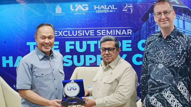 Ketua Umum FKA ESQ Ary Ginanjar Agustian dan Kepala BPJPH Ahmad Haikal Hasan.