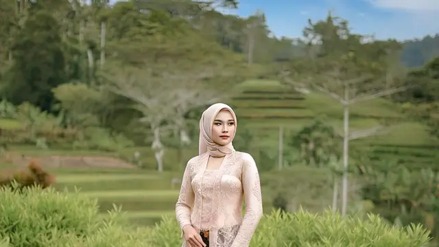 Ilustrasi Kebaya Kutubaru/Nurul Diva Kautsar AI