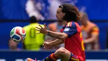 Pemain Spanyol, Marc Cucurella menendang bola dalam pertandingan babak 32 besar Piala Dunia 2026 melawan Austria di Inglewood, California, dekat Los Angeles, Jumat (3/7/2026). (AP Photo/Mark J. Terrill)