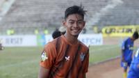 Satria Tama kecewa dengan pemberitaan bahwa dirinya mangkir dari latihan Persegres Gresik United. (Bola.com/Zaidan Nazarul)