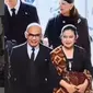 Duta besar Indonesia di Inggris,&nbsp;Desra Percaya, dan istrinya, Sari, menghadiri pemakaman Ratu Elizabeth II, Senin, 19 September 2022, waktu Inggris. (dok. tangkapan layar video Instagram @desrapercaya/https://www.instagram.com/p/CisdrZiKt8q/)