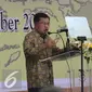 Wakil Presiden Jusuf Kalla memberikan pidato saat silaturahmi nasional Golkar di Kantor DPP Golkar, Jakarta, Minggu (1/11). Silahturahmi di gelar untuk membahas persiapan Partai Golkar dalam menghadapi pilkada 2015. (Liputna6.com/Angga Yuniar)