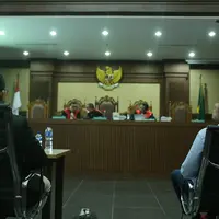 Tak hanya membicarakan Jessica, lamanya persidangan membuat netizen juga turut prihatin dengan nasib wartawan yang meliput. (Bintang.com/Galih W Satria)