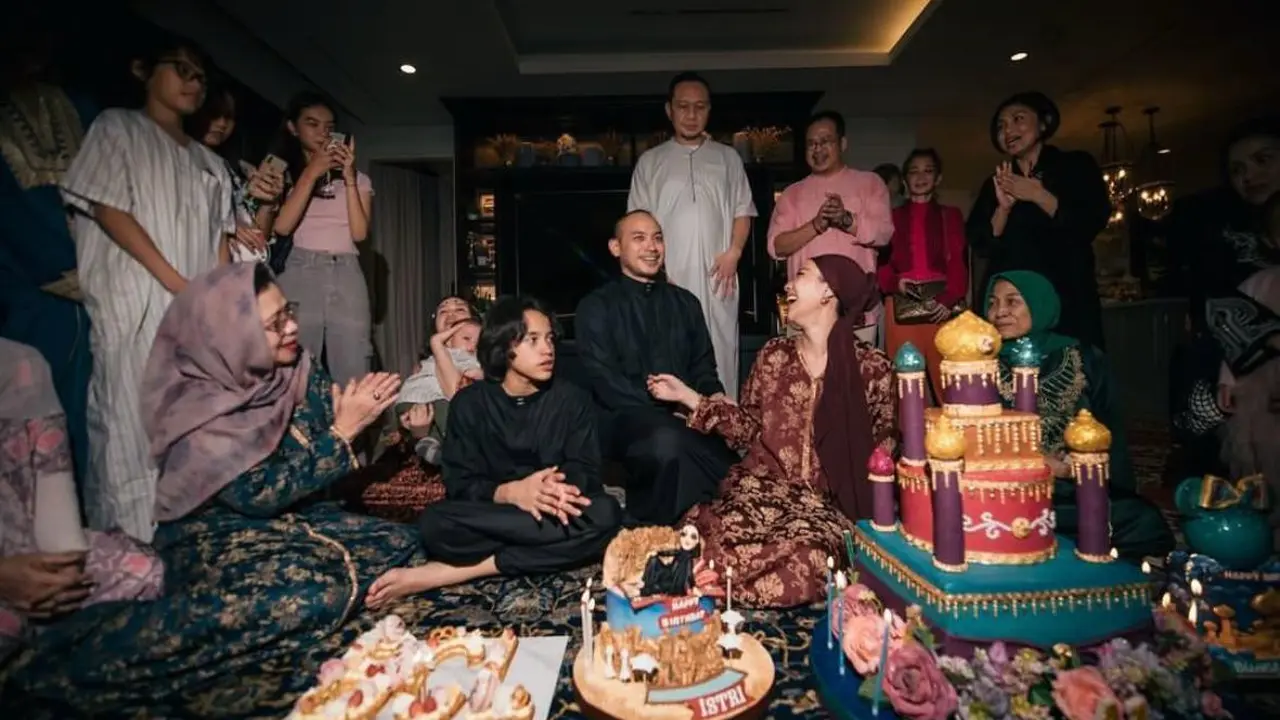 Potret perayaan ulang tahun BCL ke-41 (Sumber: Instagram/tikoaryawardhana)