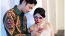 "Kami bisa informasikan pelaksanaan (akad nikah) Dewi Muria Agung dengan suaminya itu pada 10 September 2017. Mereka sudah sah menjadi suami-istri," kata Kepala KUA Sumbersari, Jember, Jawa Timur, Syarif, Jumat (29/9/2017) dilansir dari Liputan6. 