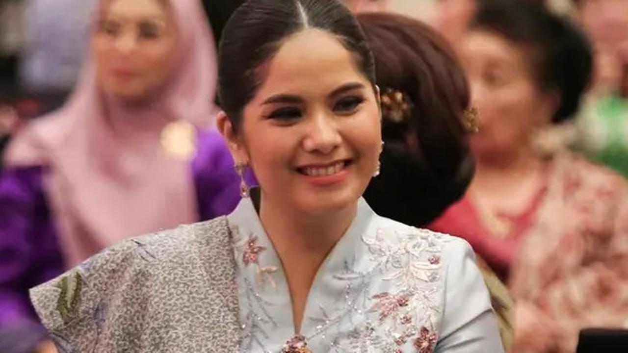 Cantik dan Memesona, Potret Annisa Pohan Menginspirasi Banyak Wanita dengan Gaya Busana yang Lestarikan Wastra Nusantara