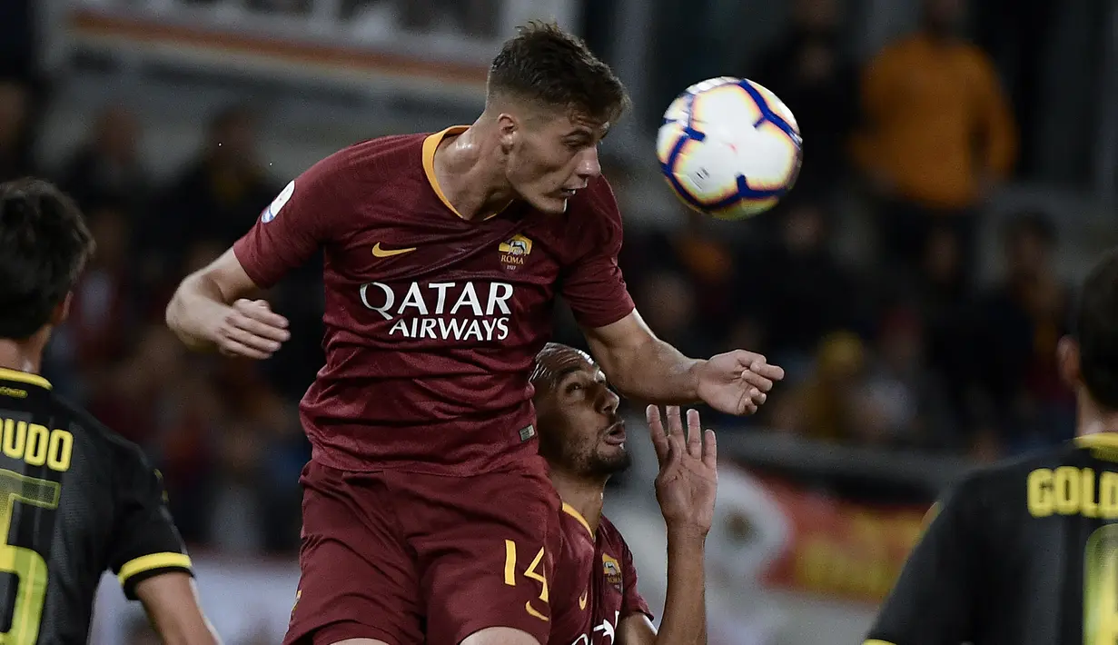 Patrik Schick. Striker Republik Ceska berusia 25 tahun ini didatangkan AS Roma dari Sampdoria pada musim 2017/2018 dengan nilai transfer 42 juta euro. Dua musim bersama Roma, ia bermain 58 laga dengan mencetak 8 gol. Saat ini ia menjalani musim keduanya di RB Leipzig. (Foto: AFP/Filippo Monteforte)