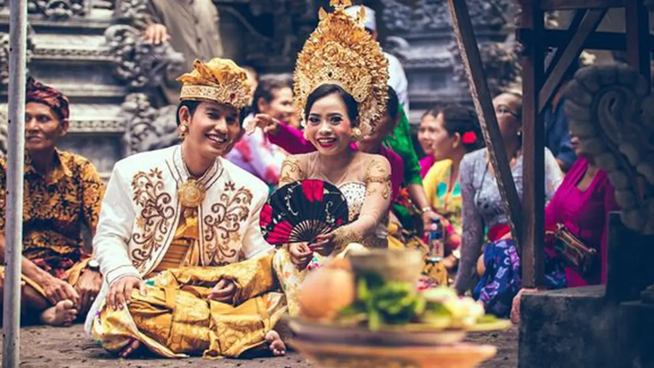 Pernikahan adat/copyright Pexels.com/Artem Bali