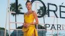 <p>Putri Marino memikat publik dengan kulit tan dan pesona eksotisnya saat tiba di red carpet Cannes Film Festival pada 27 Mei.2023. [Credit: @glenprasetya].</p>