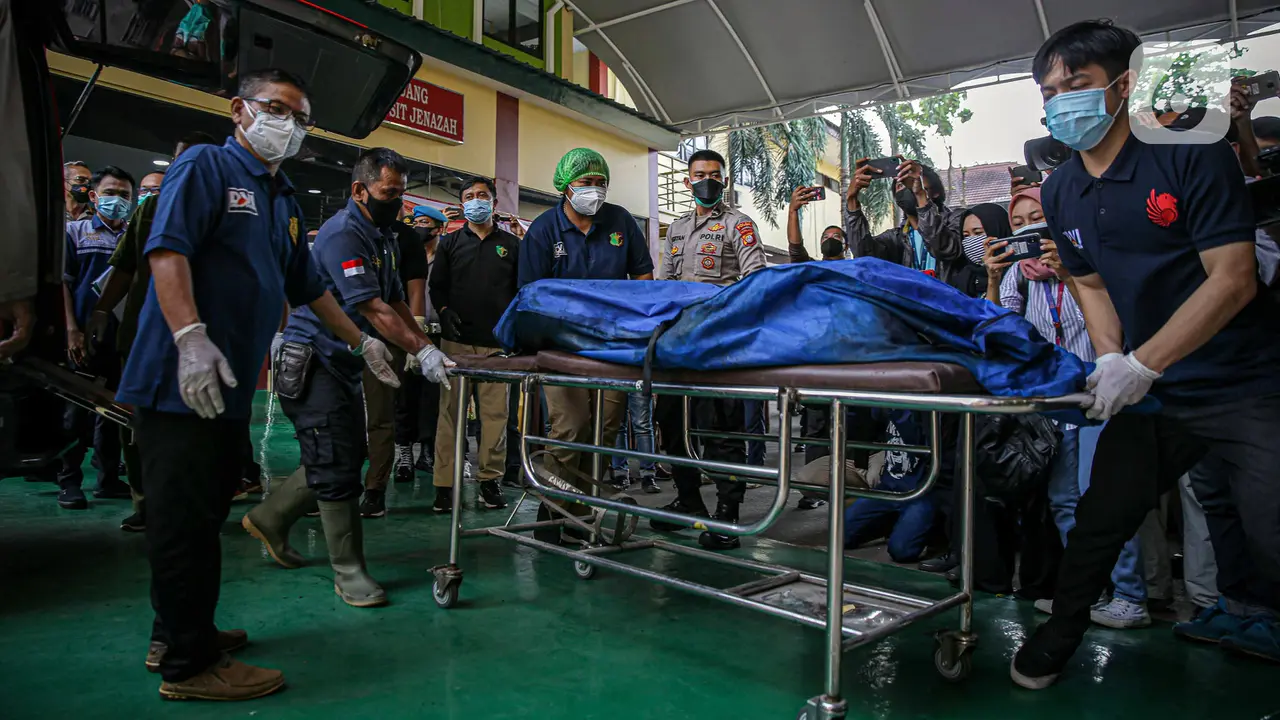 FOTO: Jenazah Korban Kebakaran Lapas Tangerang Tiba di RS Polri Kramat Jati